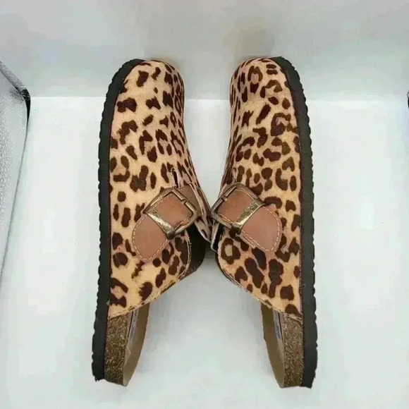CALISTOGA Leopard Women's Sleepers/Sandals Buckle Strap Size 10 Faux Suede Flat - Picture 10 of 10